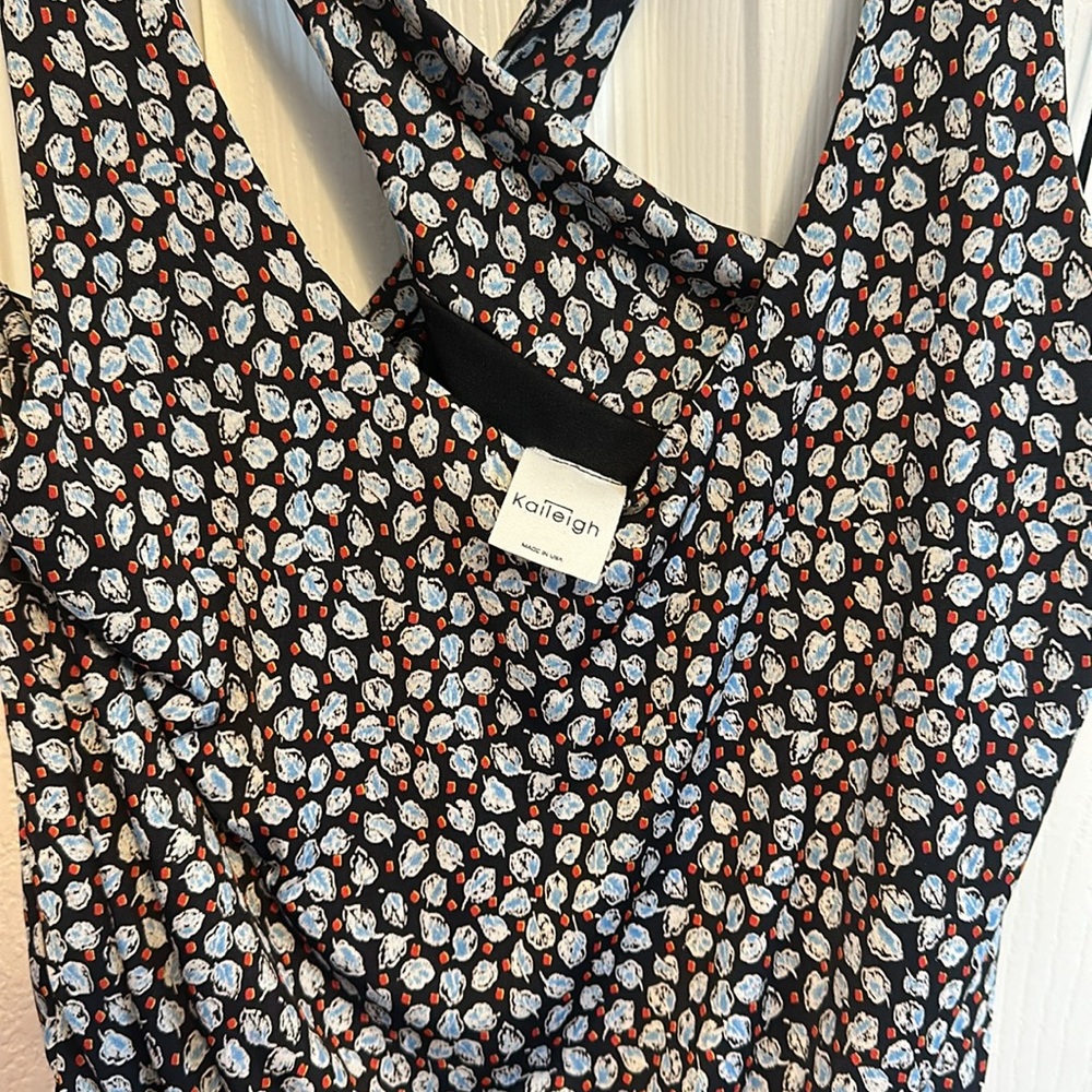 5 for $40. Bundle & Save! Kaileigh Floral Print Jumpsuit Size M